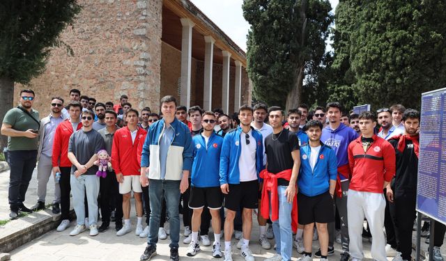 BİLECİKLİ GENÇ VOLEYBOLCULAR MANİSA’DA BULUŞTU