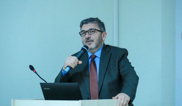 ‘İİBF MEZUNLARI İLE KARİYER GÜNLERİ’ ETKİNLİĞİ BAŞLADI