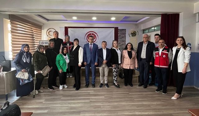 ‘ENGELLİ HAKLARI' SÖYLEŞİSİ DÜZENLENDİ