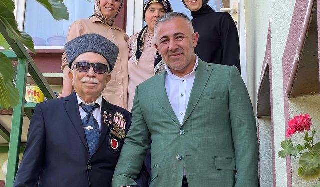 ŞEHİT VE GAZİ AİLELERİYLE BİR ARAYA GELDİ