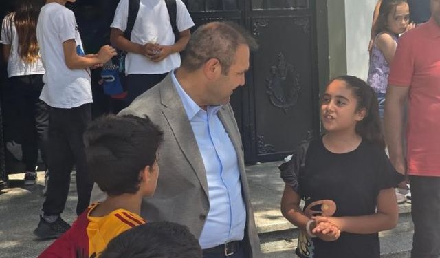 ÖĞRENCİLERLE BİR ARAYA GELDİ