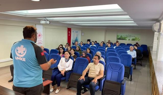 KAMU PERSONELİNE İLK YARDIM EĞİTİMİ VERİLDİ
