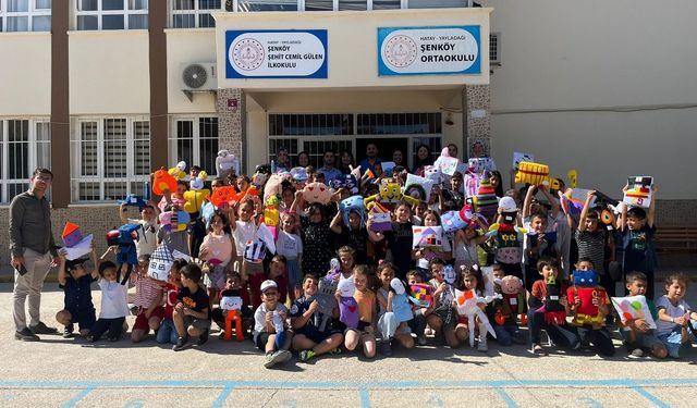 BİR OYUNCAK BİN UMUT: AKDENİZLİ ÖĞRENCİLER DEPREMZEDE ÇOCUKLARIN HAYALLERİNE DOKUNDU