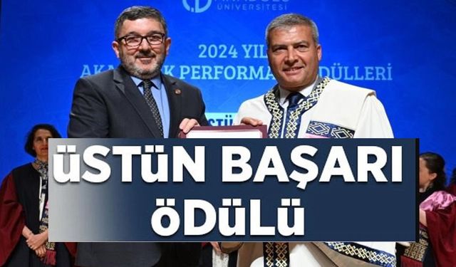 BŞEÜ REKTÖRÜ PROF. DR. KAPLANCIKLI'YA AKADEMİK ÜSTÜN BAŞARI ÖDÜLÜ