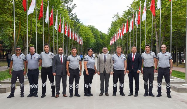 REKTÖR KAPLANCIKLI, GÜVENLİK GÖREVLİLERİYLE BİR ARAYA GELDİ