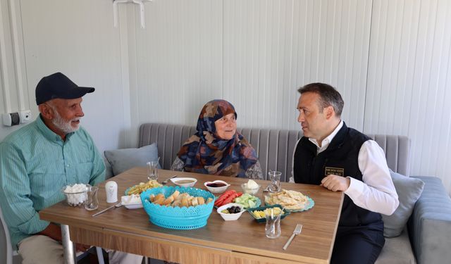 KAŞIKÇI KÖYÜ'NDE YANGIN MAĞDURLARINA DEVLET DESTEĞİ