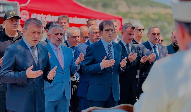 15 TEMMUZ DEMOKRASİ VE MİLLÎ BİRLİK GÜNÜ DOLAYISIYLA ŞEHİTLİK ZİYARET EDİLDİ