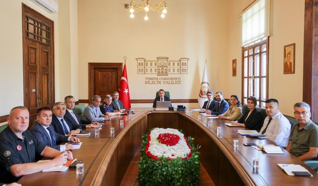 GÖZLER GÖKYÜZÜNE ÇEVRİLİYOR