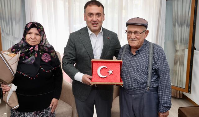 BİLECİK VALİSİ SÖZER ŞEHİT AİLESİ İLE BİR ARAYA GELDİ