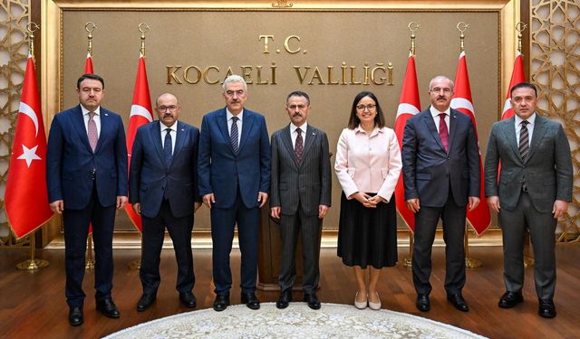 VALİLER KOCAELİ'NDE DÜZENSİZ GÖÇÜ GÖRÜŞTÜ