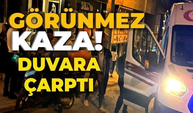KONTROLDEN ÇIKAN MOTORLU BİSİKLET BİR İŞYERİNİN DUVARINA ÇARPTI