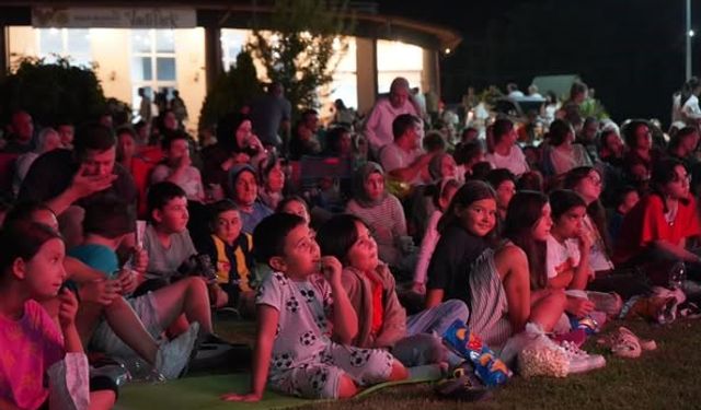VADİPARK SİNEMA GECELERİ 'RATATUY' İLE DEVAM ETTİ
