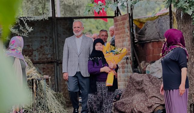 AK PARTİ HEYETİ ŞEHİT AİLESİ İLE BİR ARAYA GELDİ