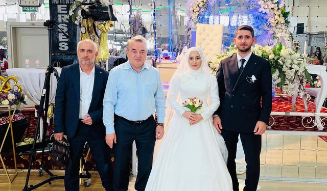 KAYMAKAM ÖZTÜRK, GENÇ ÇİFTLERİN MUTLULUĞUNA ORTAK OLDU