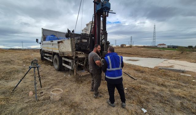 ZEMİN ETÜTLERİ BİLECİK'TE TİTİZLİKLE TAKİP EDİLİYOR