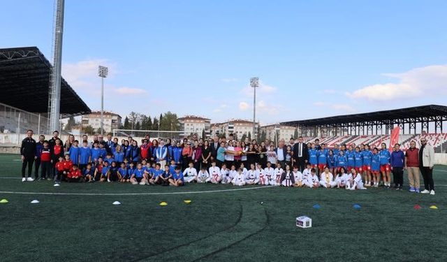 AMATÖR SPOR HAFTASI COŞKUYLA KUTLANDI