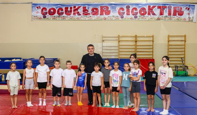 VALİ SÖZER, MİNİK JİMNASTİKÇİLERİN HEYECANINA ORTAK OLDU