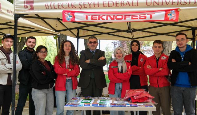 REKTÖR KAPLANCIKLI ÖĞRENCİLERLE KAMPÜSTE BULUŞTU