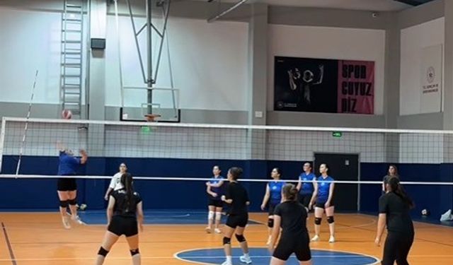 PAZARYERİ'NDE CUMHURİYET KUPASI VOLEYBOL HEYECANI