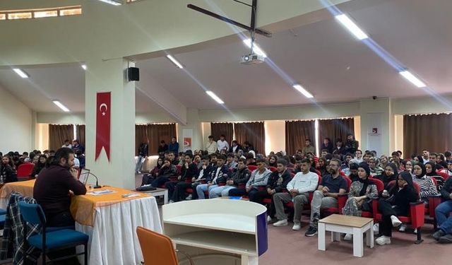 MYO ÖĞRENCİLERİNE TEKNOLOJİ BAĞIMLILIĞI EĞİTİMİ VERİLDİ