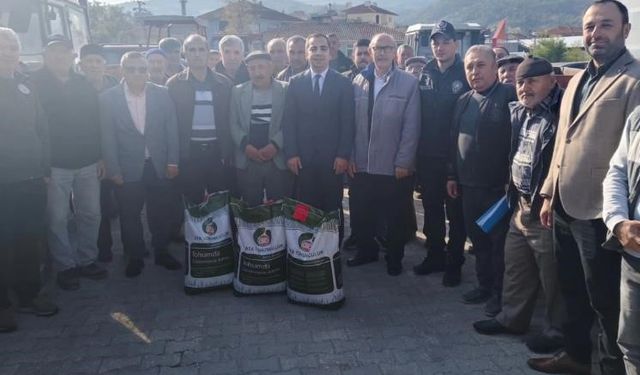 ÜRETİCİLERE TOHUM DESTEĞİ SAĞLANDI