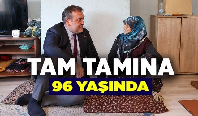 96 YAŞINDAKİ FATMA TEYZE VALİ SÖZER'İ EVİNDE AĞIRLADI