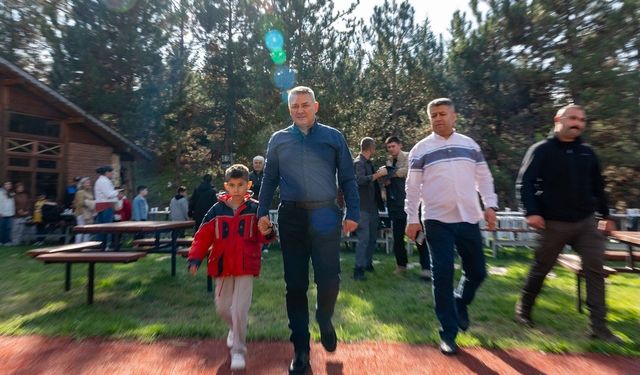 BİLECİK EMNİYETİ, ÇOCUKLARIN GÖNÜLLERİNE DOKUNDU