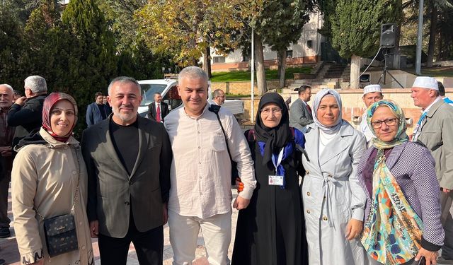 BAŞKAN YILDIRIM UMRECİLERİN MANEVİ DUYGULARINA ORTAK OLDU