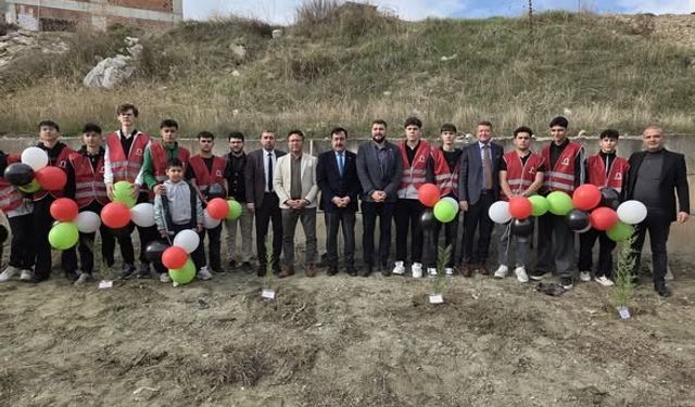 ÖĞRENCİLER FİDAN DİKEREK KARDEŞLİK VE ÇEVRE BİLİNCİ KAZANDI