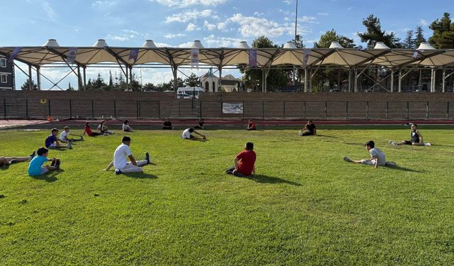 SÖĞÜT'TE ATLETİZM ANTRENMANLARI GERÇEKLEŞTİRİLDİ