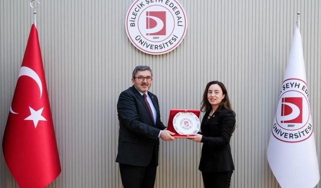 BŞEÜ ÖĞRETİM ÜYESİNE 'BİLİM HİZMET' ÖDÜLÜ