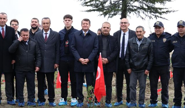 ŞEHİTLER ADINA FİDAN DİKİMİ GERÇEKLEŞTİRİLDİ