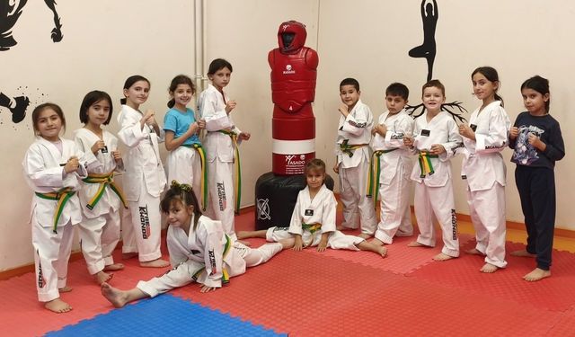 GELECEĞİN SPORCULARI TAEKWONDO MİNDERİNDE YETİŞİYOR