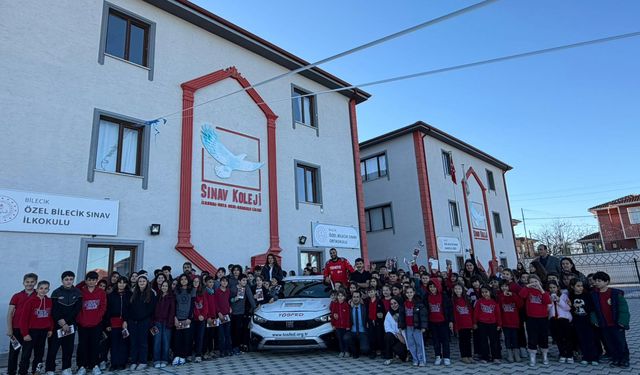 TOSFED’İN SOSYAL SORUMLULUK PROJESİ SINAV KOLEJİ’NDE ÖĞRENCİLERLE BULUŞTU