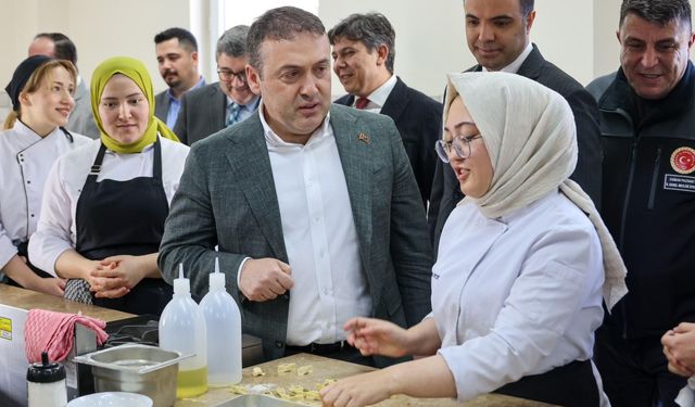 VALİ SÖZER SÖĞÜT MYO'DAKİ FAALİYETLERİ YERİNDE İNCELEDİ