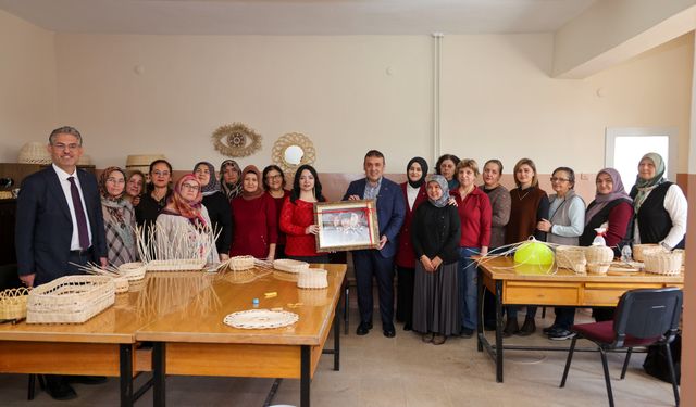 VALİ SÖZER GÖLPAZARI HALK EĞİTİM MERKEZİ'NDE İNCELEMELERDE BULUNDU