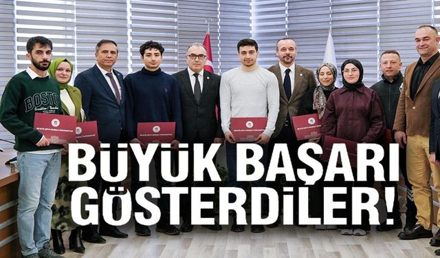 BŞEÜ'DE SATRANÇ ETKİNLİĞİNDE BAŞARI GÖSTERENLER ÖDÜLLENDİRİLDİ