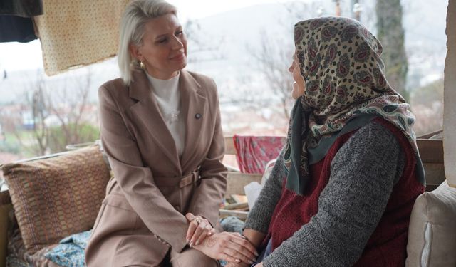 HAZIRLANAN SICAK YEMEKLERİ BAŞKAN SUBAŞI EVLERE TESLİM ETTİ