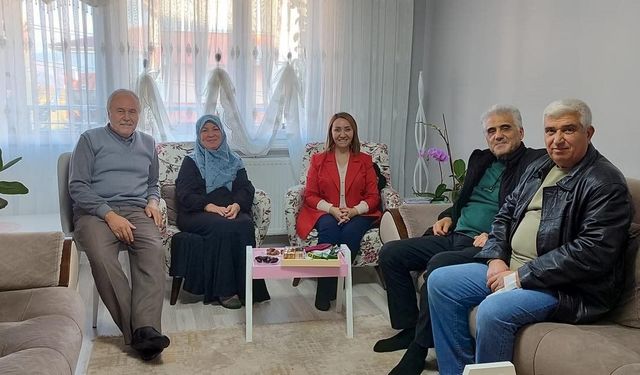 BAŞKAN TEKİN'DEN UMRECİLERİ ZİYARET ETTİ