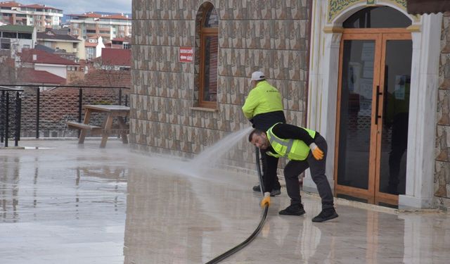 CAMİLERDE RAMAZAN AYI TEMİZLİĞİ YAPILDI