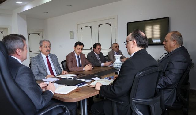 VALİ SÖZER: "VERGİ BİLİNCİNİN KÜÇÜK YAŞLARDAN İTİBAREN TOPLUMUN TÜM KESİMLERİNE KAZANDIRILMASI BÜYÜK ÖNEM TAŞIYOR"