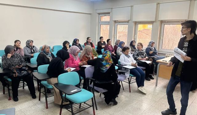 KURSİYERLERE KUMAR BAĞIMLILIĞI VE ÇOCUK YETİŞTİRME EĞİTİMİ