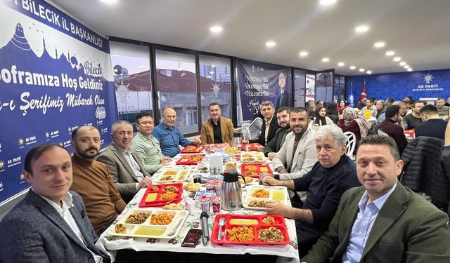 AK PARTİ BİLECİK İL BAŞKANLIĞI'NDA İFTAR PROGRAMI DÜZENLENDİ