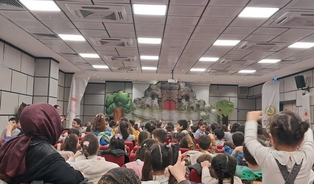 OKUL ÖNCESİ ÖĞRENCİLERİ ‘AKILLI TAVŞAN MOMO' MÜZİKALİNE KATILDI
