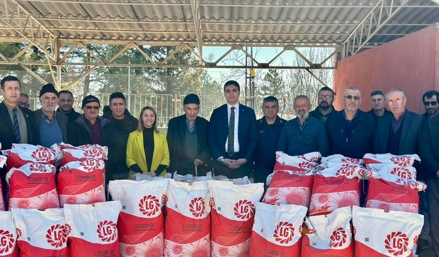 75 ÇİFTÇİYE 3 BİN DEKARLIK TOHUM DESTEĞİ