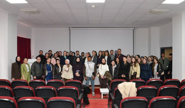 İL SAĞLIK MÜDÜRÜ DR. FERHAT DAMKACI BİLGİ VE TECRÜBELERİNİ ÖĞRENCİLERLE PAYLAŞTI