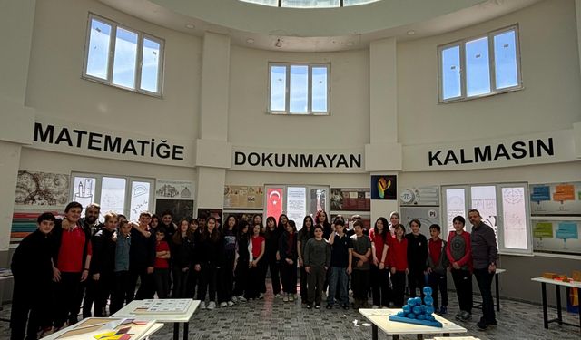 MATEMATİK MÜZESİ ÖĞRENCİLERİ AĞIRLAMAYA DEVAM EDİYOR