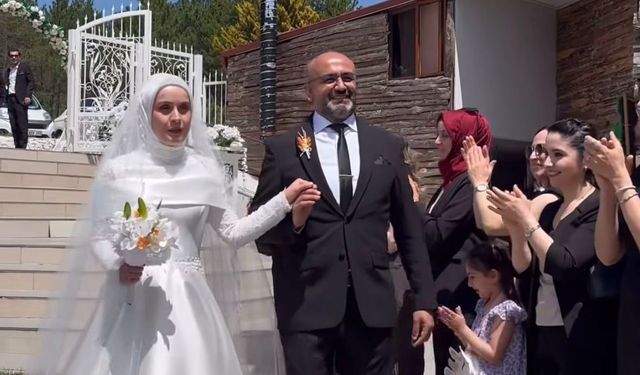 OZAN GENÇ DÜNYA EVİNE GİRDİ