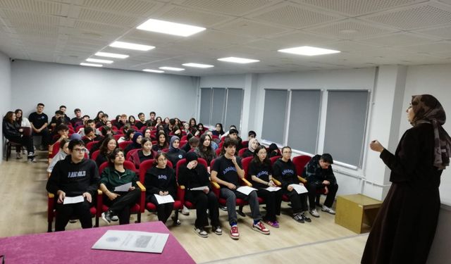 2 BİN LİSE ÖĞRENCİLERİNE KARİYER YOLCULUĞUNDA GÜÇLÜ DESTEK