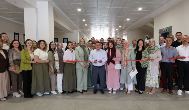 ÖĞRENCİLERİN EL EMEĞİ ÜRÜNLERİ SERGİDE BEĞENİ TOPLADI